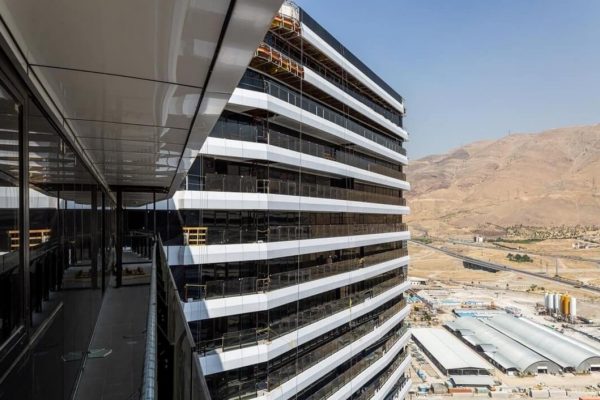 تهاتر آپارتمان 141 متری در برج الماس چیتگر با واحد ارزان تر