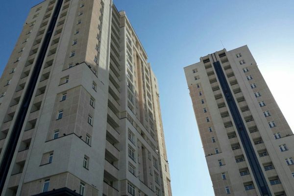 فروش واحد 79 متری برج نگین آبشار دریاچه چیتگر