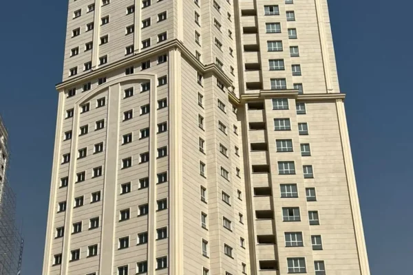 فروش آپارتمان در برج خادمین مرواریدشهر – فرصتی طلایی برای سرمایه‌گذاری و سکونت لوکس